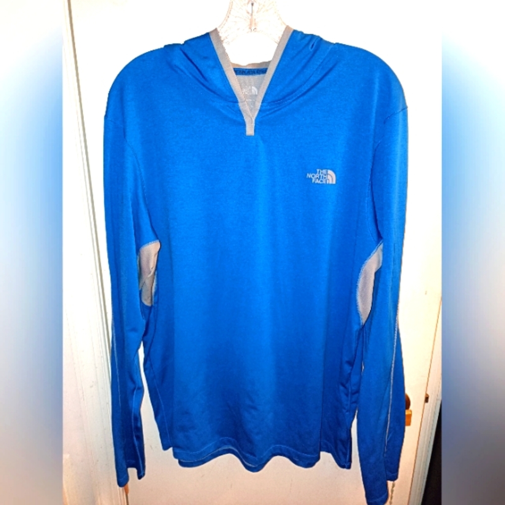 The North Face Men's L Ampere Blue Pullover Hoodie